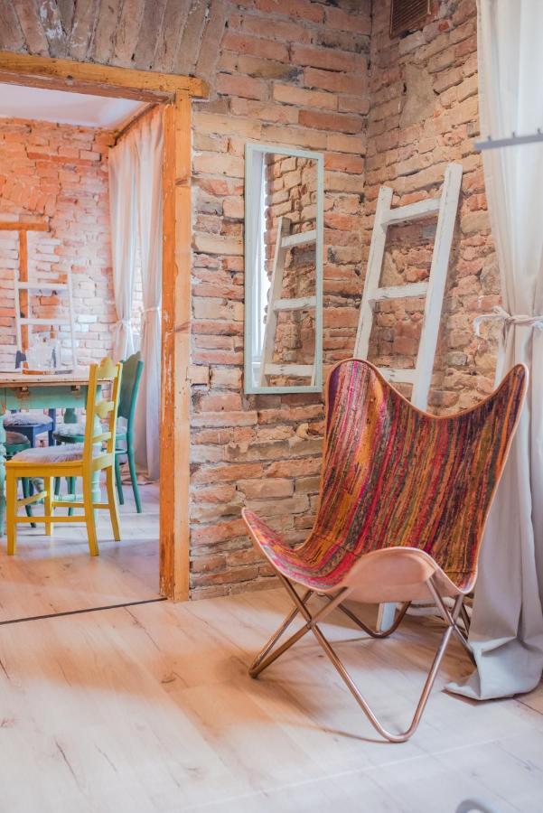 Accommodation At The Folklore Apartment Bratislava Exterior foto